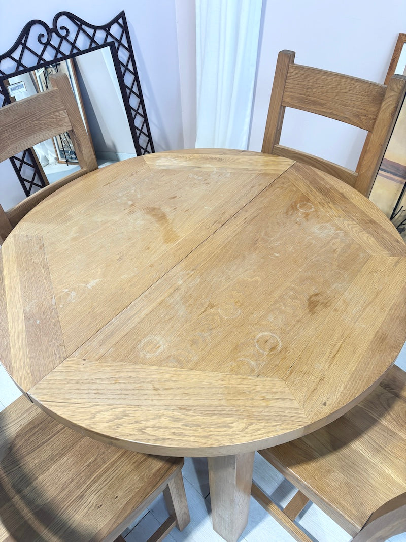 Table & Chairs