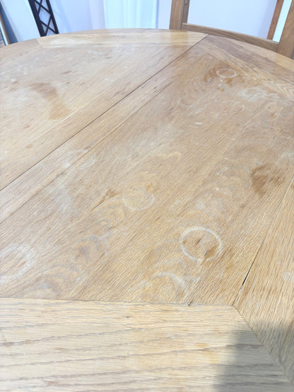 Table & Chairs
