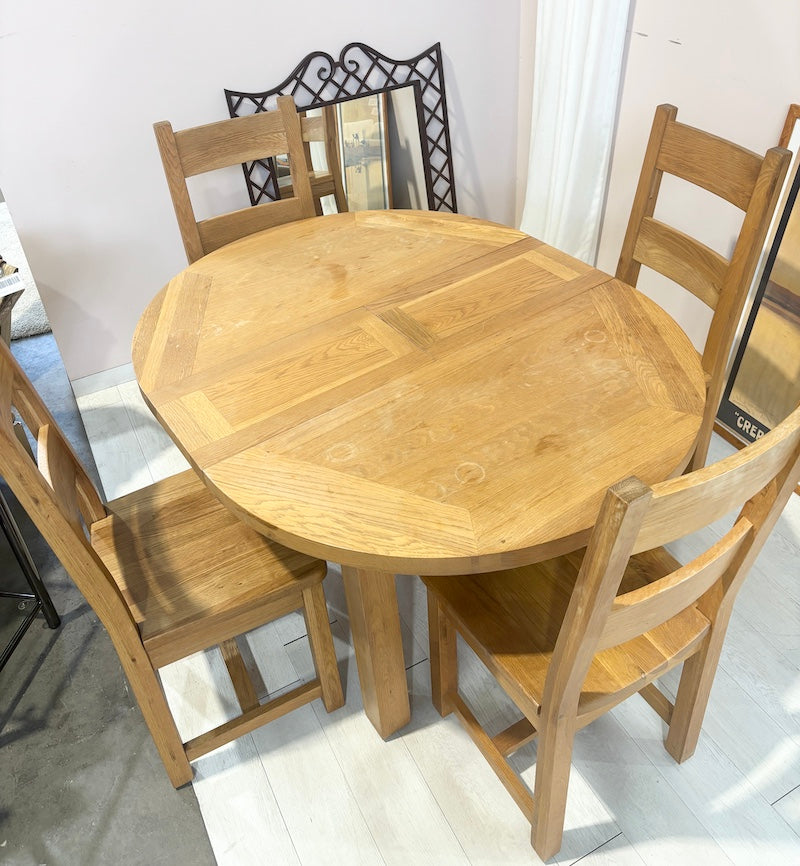 Table & Chairs