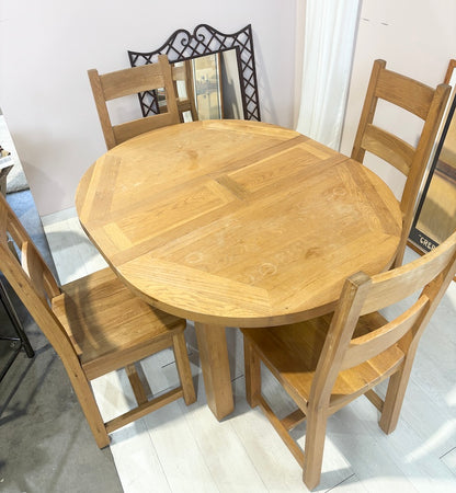 Table & Chairs