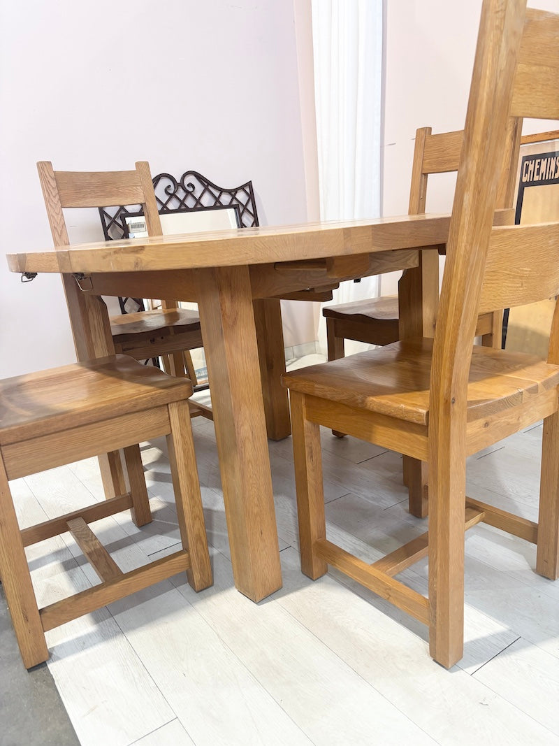 Table & Chairs