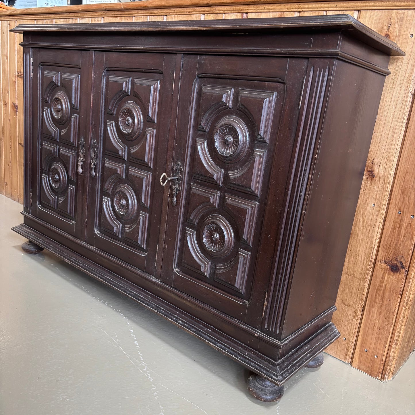 Sideboard