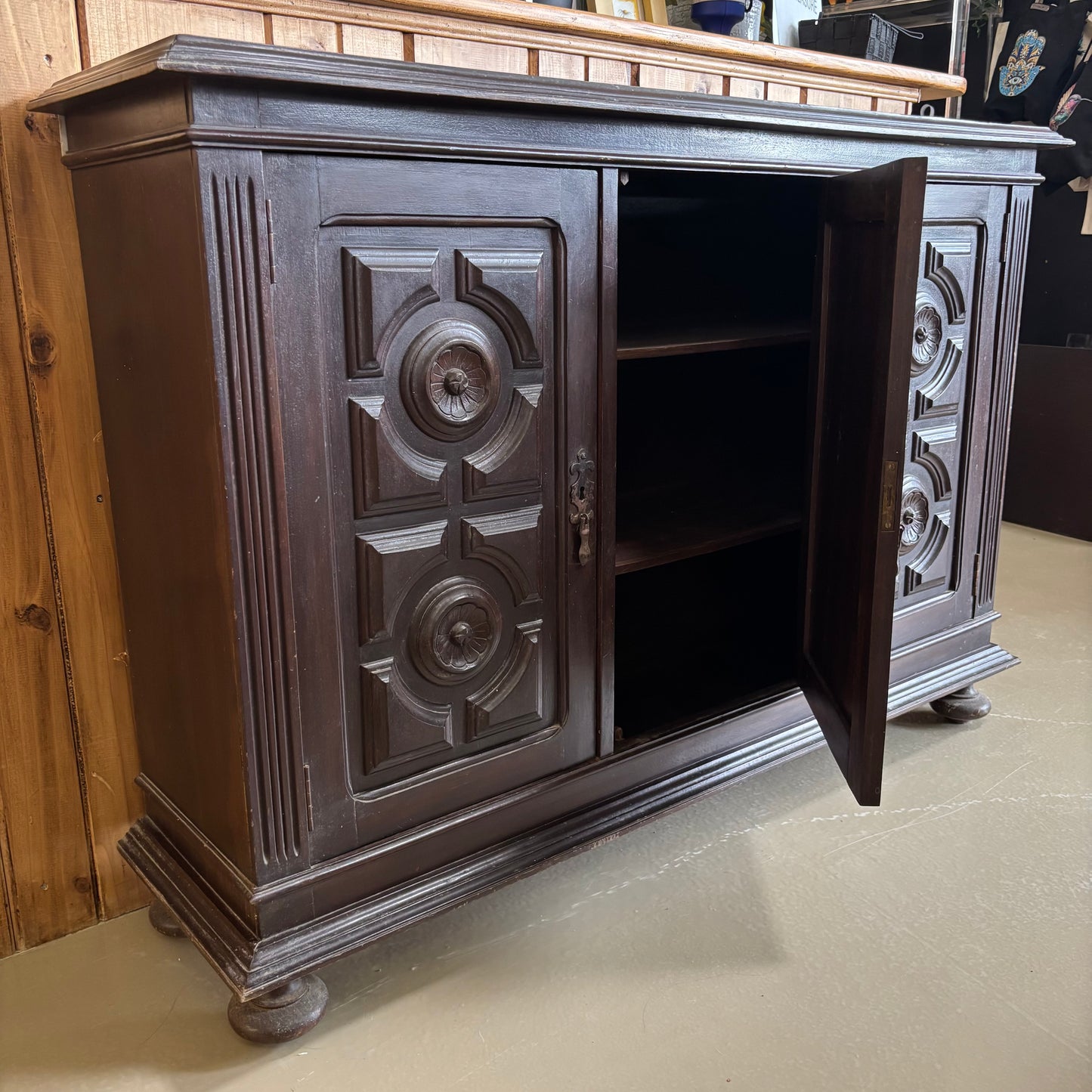 Sideboard