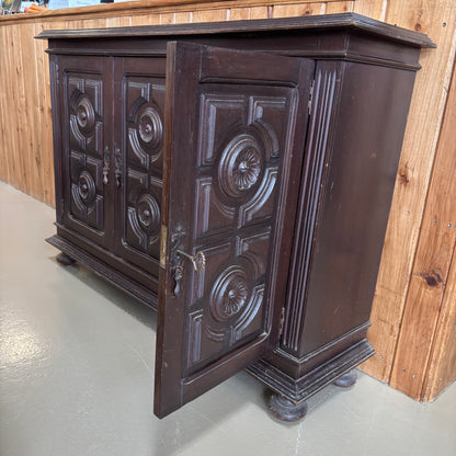 Sideboard