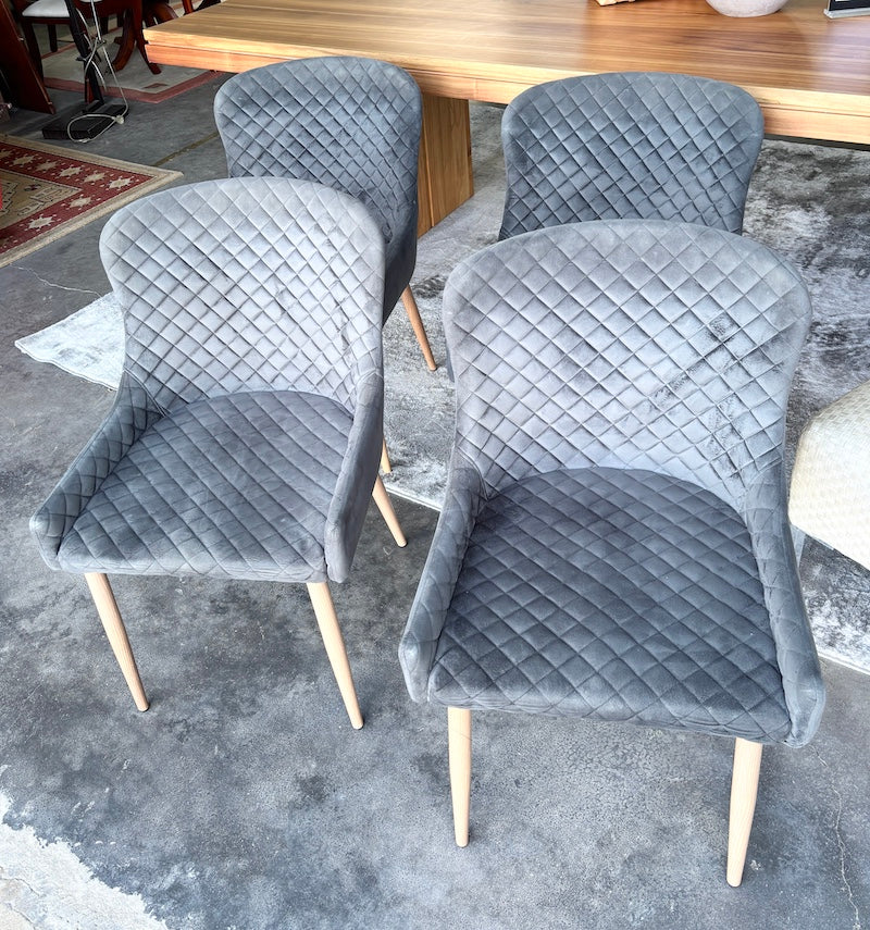 4 Chairs