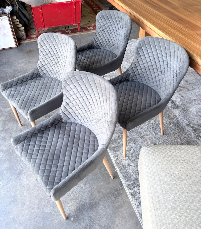 4 Chairs