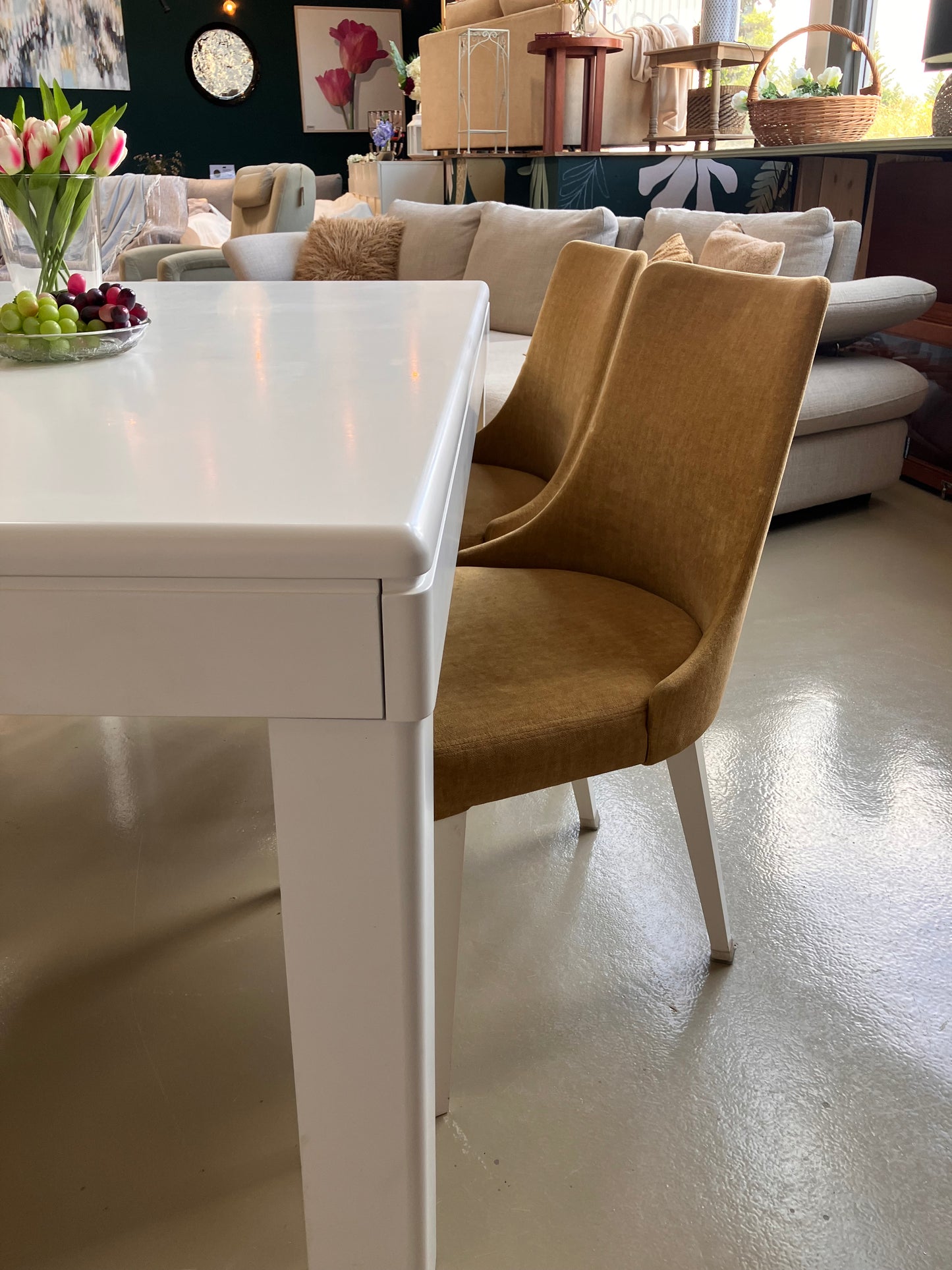 Extendable Dining Table