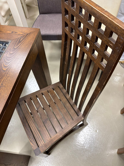 Table & Chairs