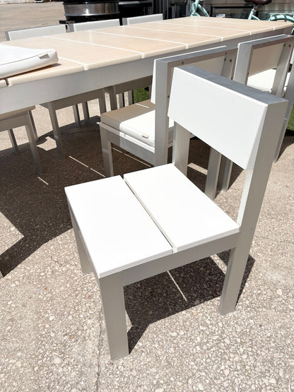 Table & Chairs