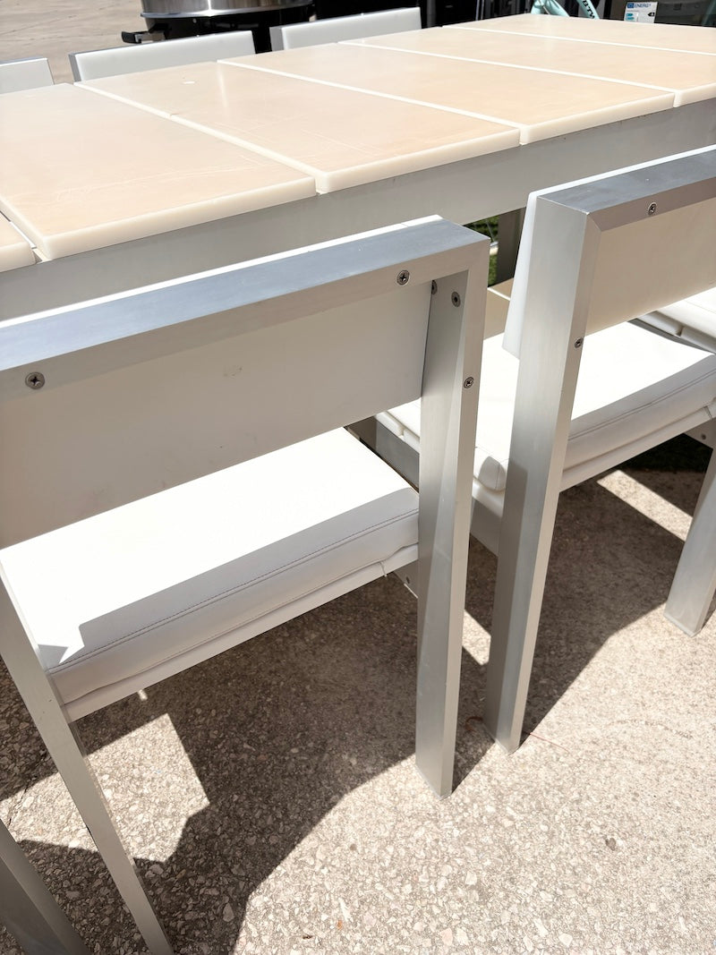 Table & Chairs