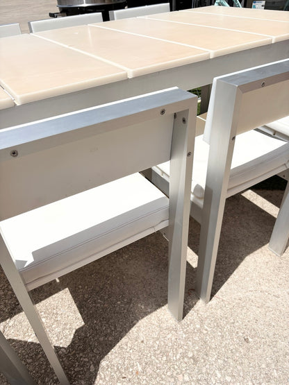 Table & Chairs