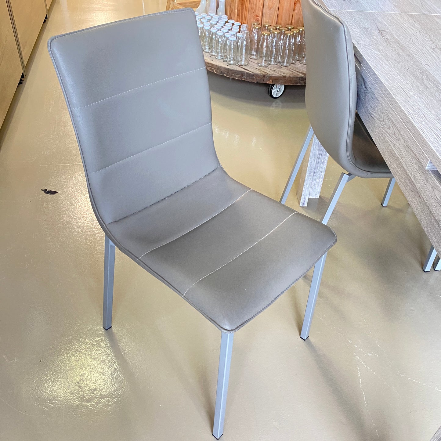 Dining Table & Chairs