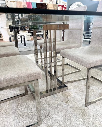 Table & Chairs