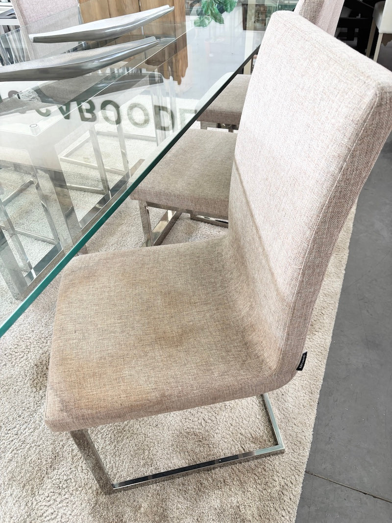 Table & Chairs