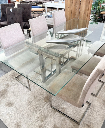 Table & Chairs