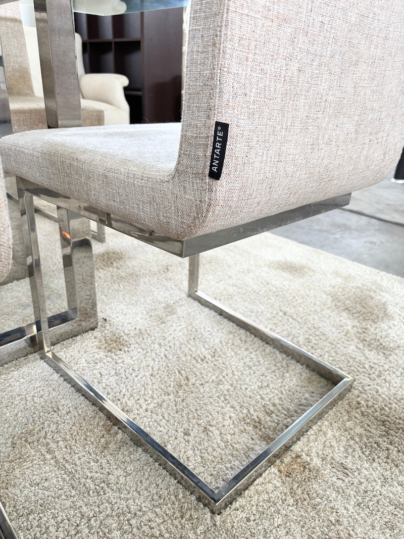 Table & Chairs