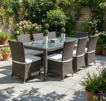 Mesa de jantar e cadeiras