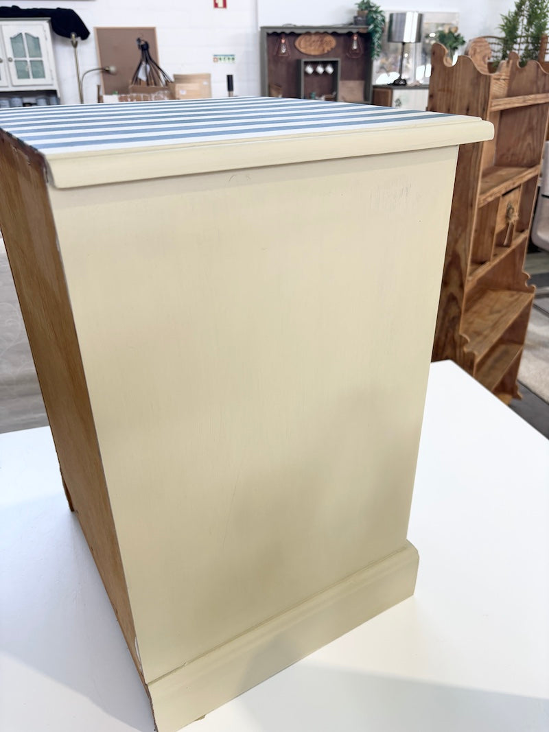 Mesa de cabeceira