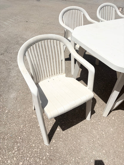 Table & Chairs