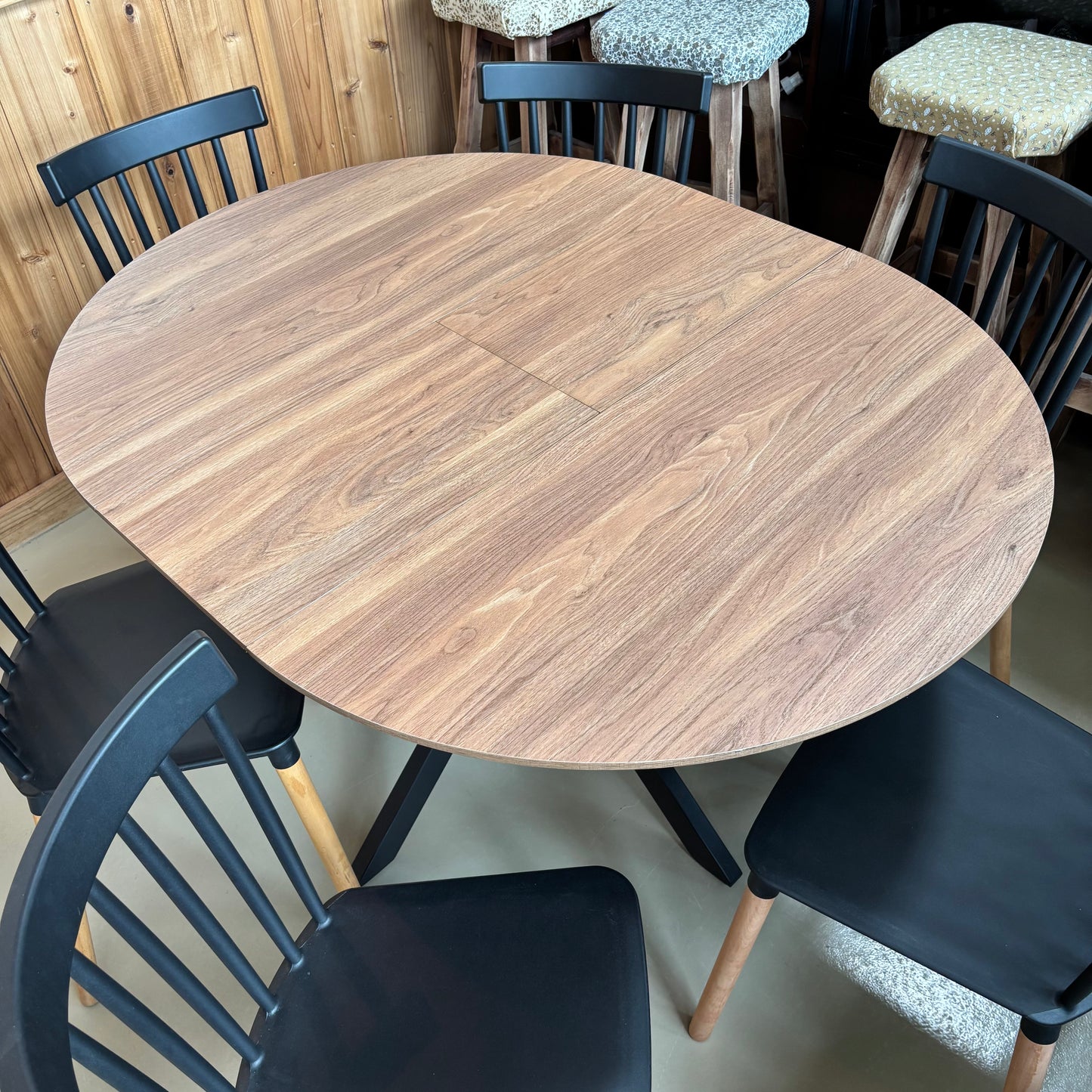 Table & Chairs