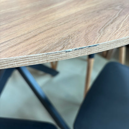 Table & Chairs