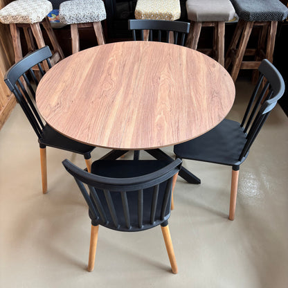 Table & Chairs