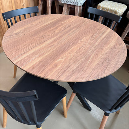 Table & Chairs