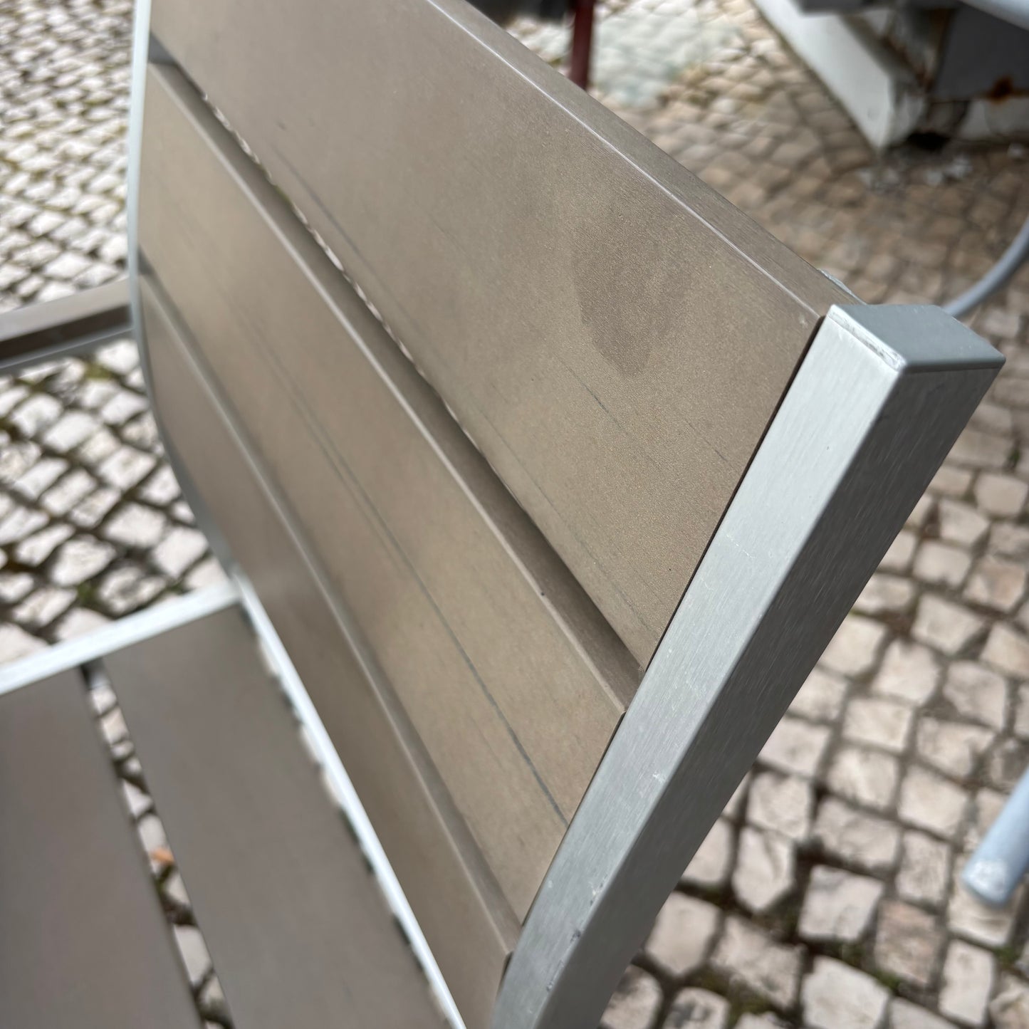 Table & Chairs