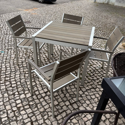 Table & Chairs