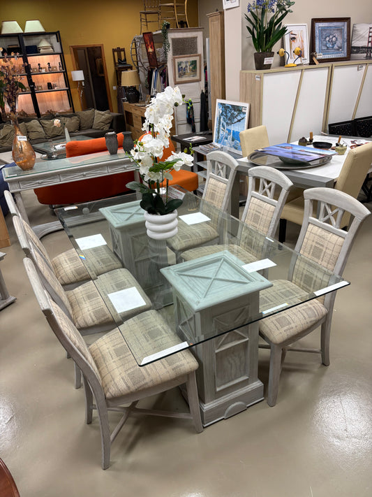 Table & Chairs