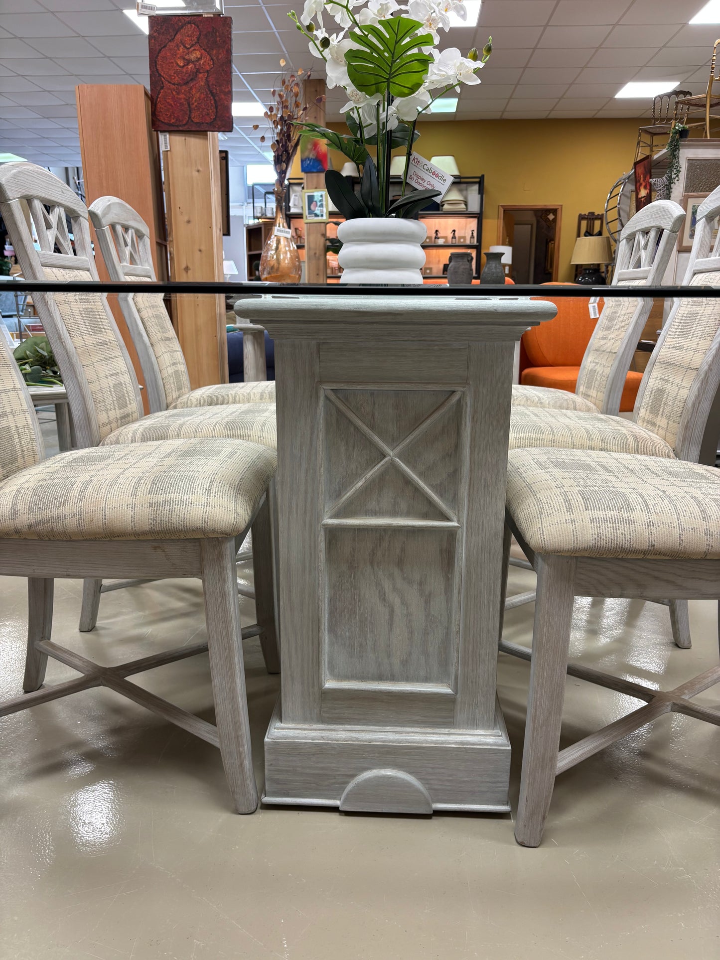 Table & Chairs