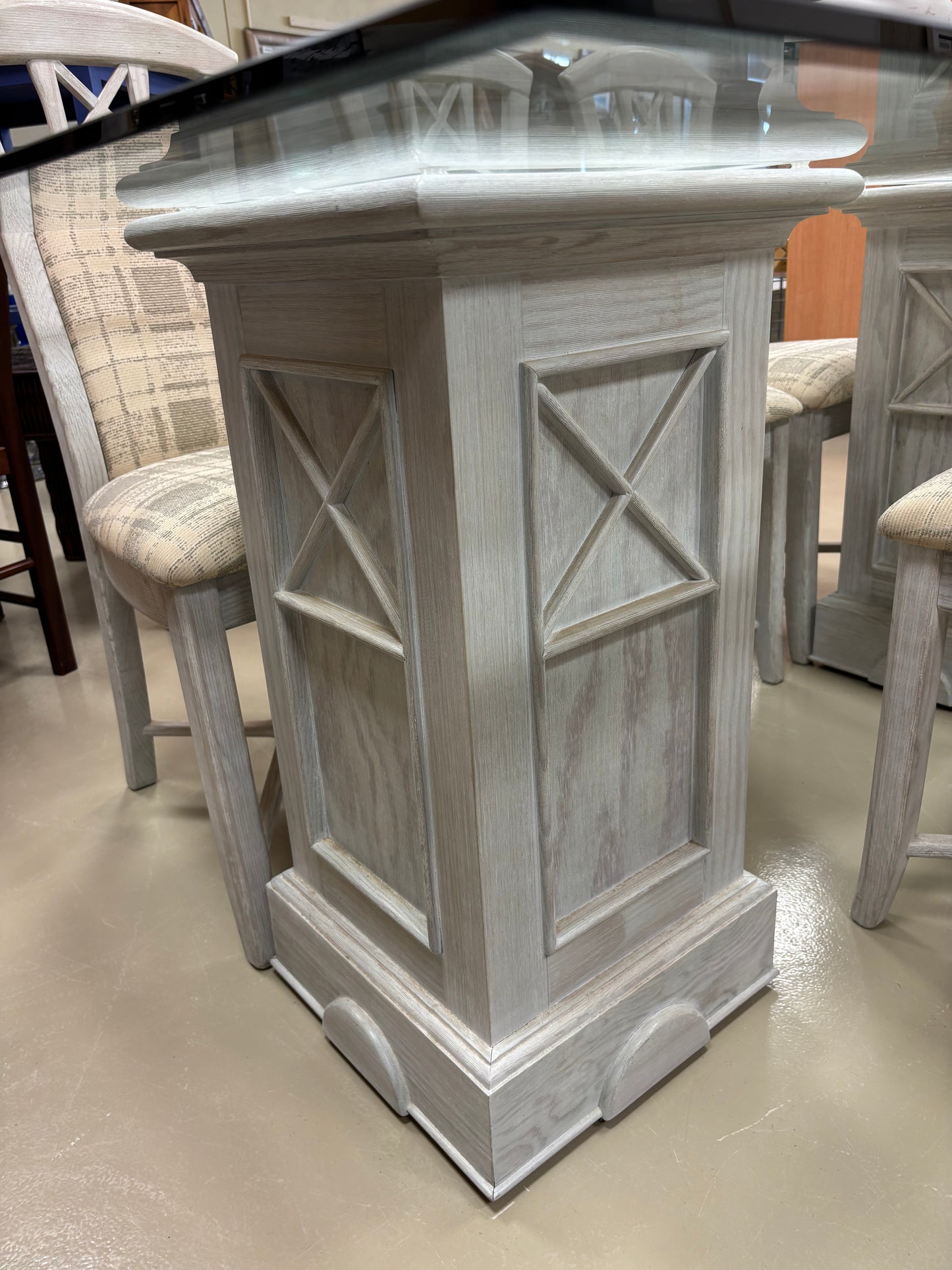 Table & Chairs