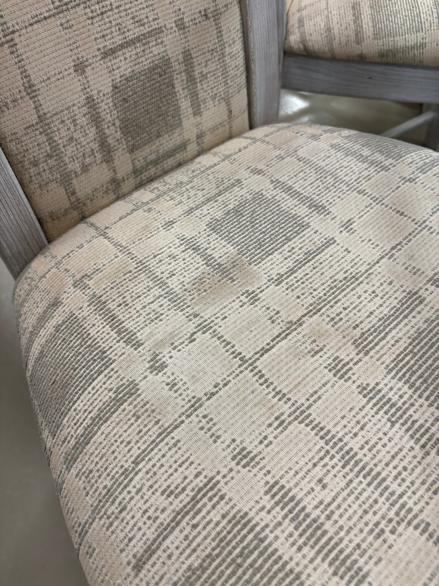 Table & Chairs
