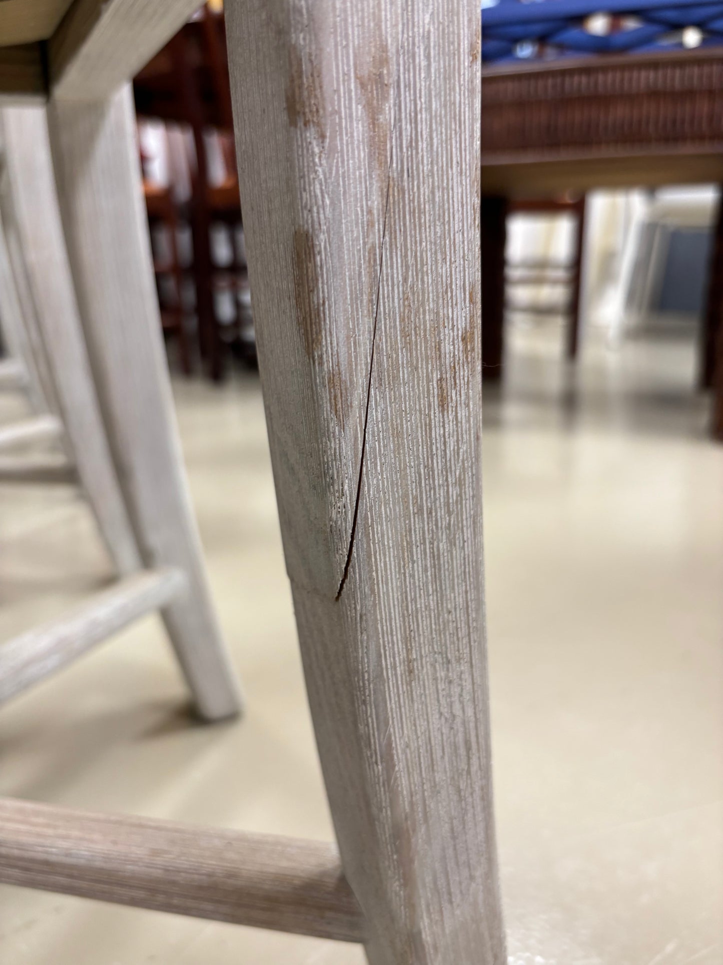 Table & Chairs