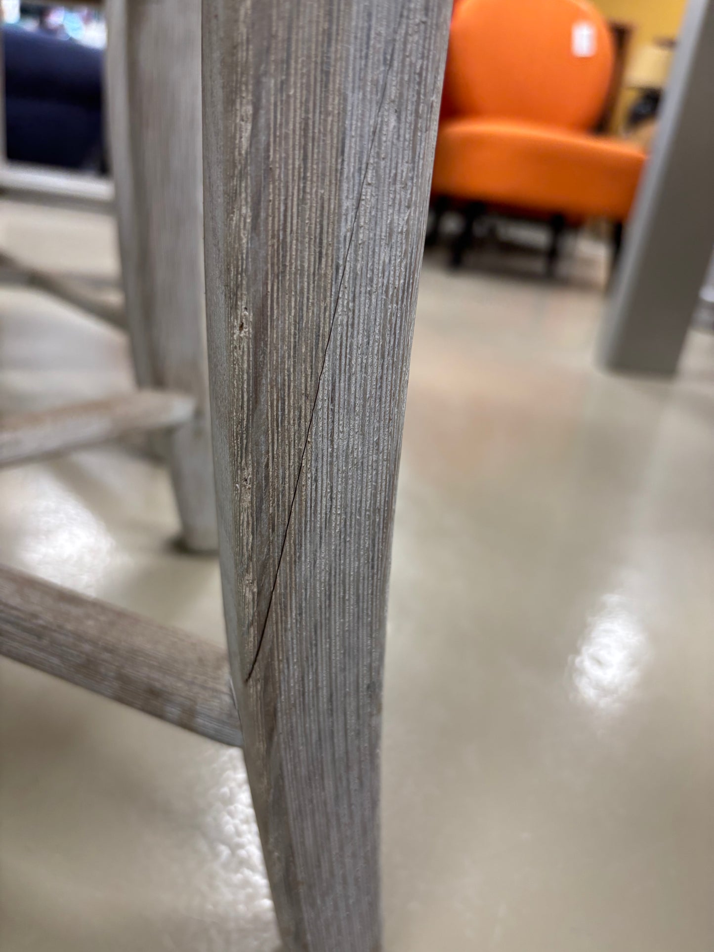 Table & Chairs