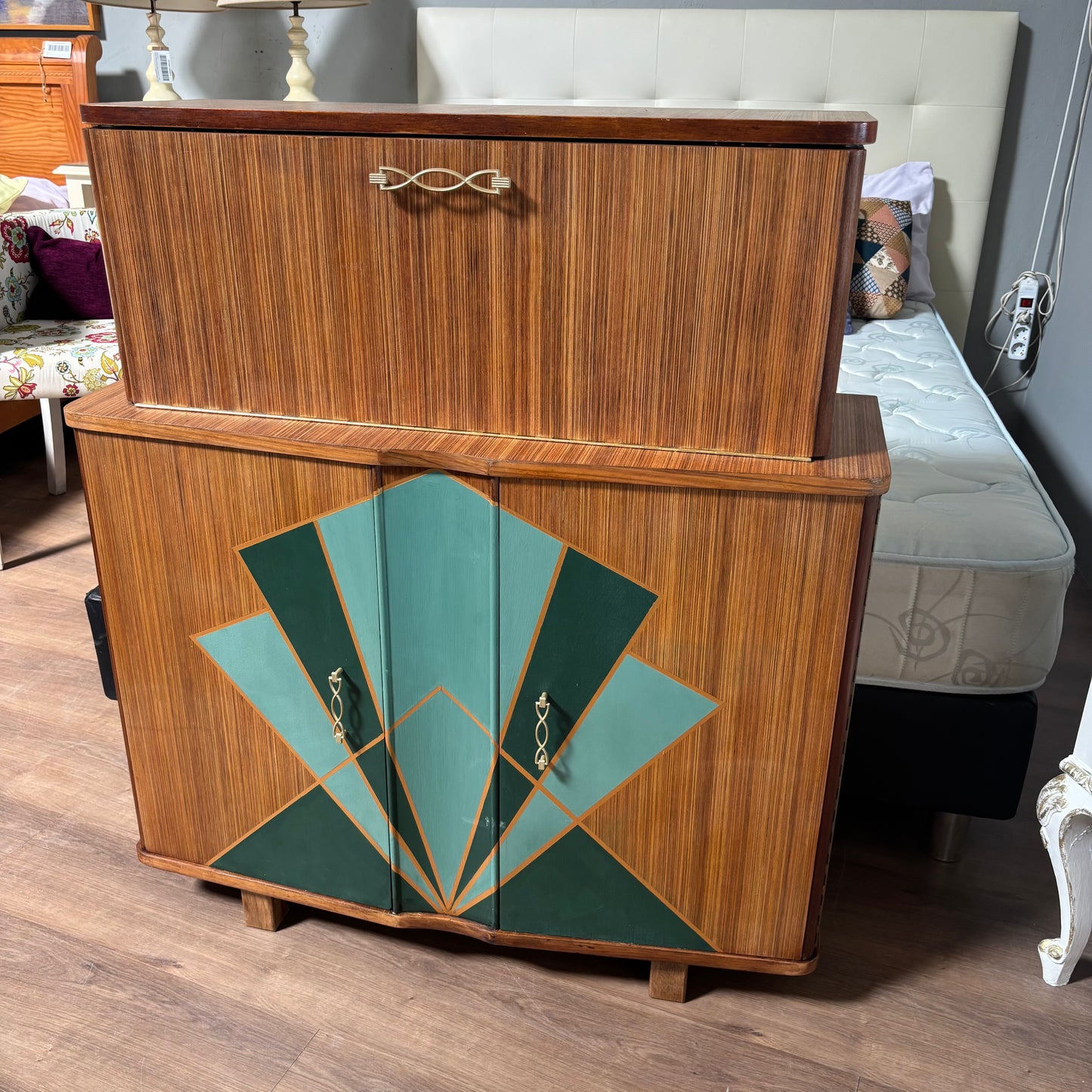 Mini Bar