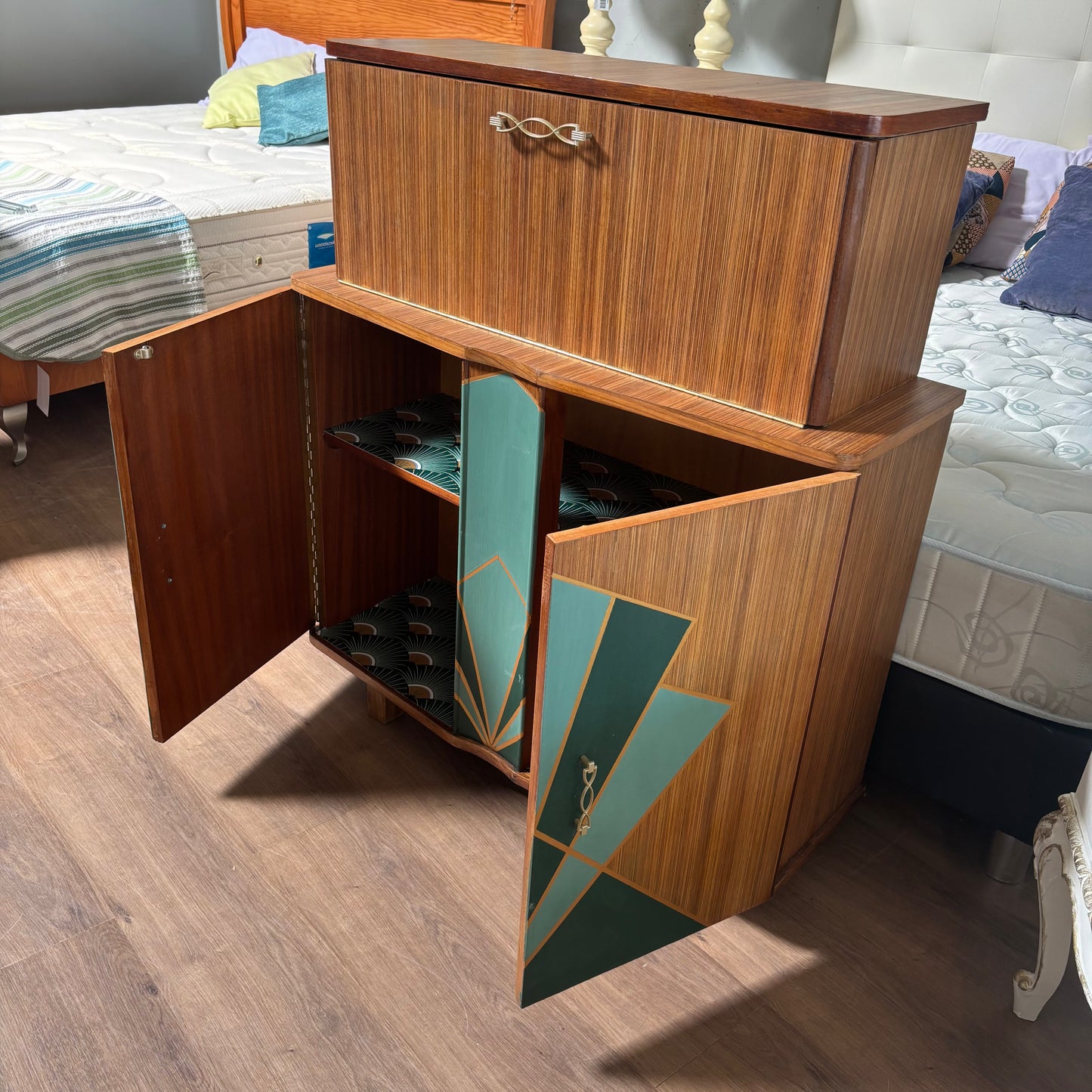 Mini Bar