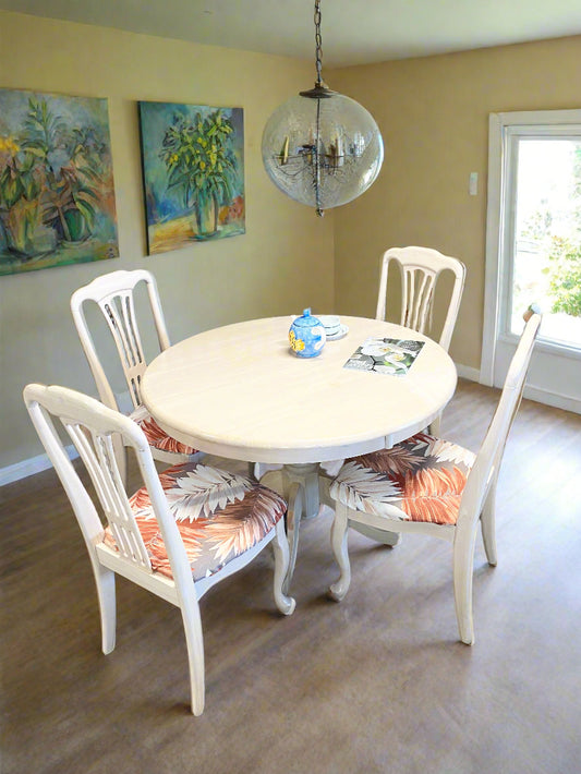 Table & Chairs