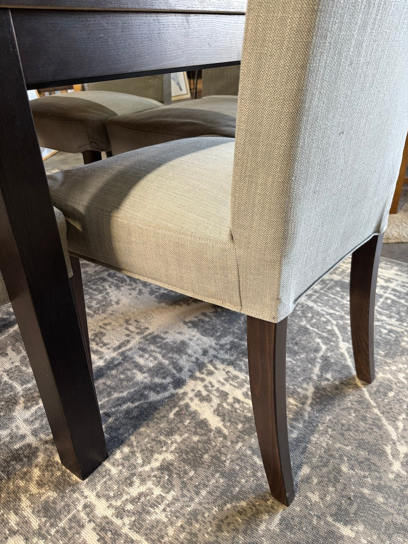 Table & Chairs