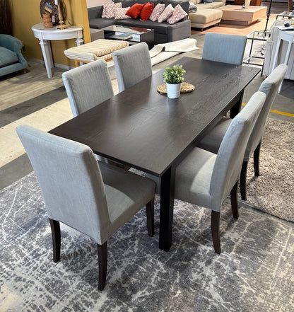 Table & Chairs