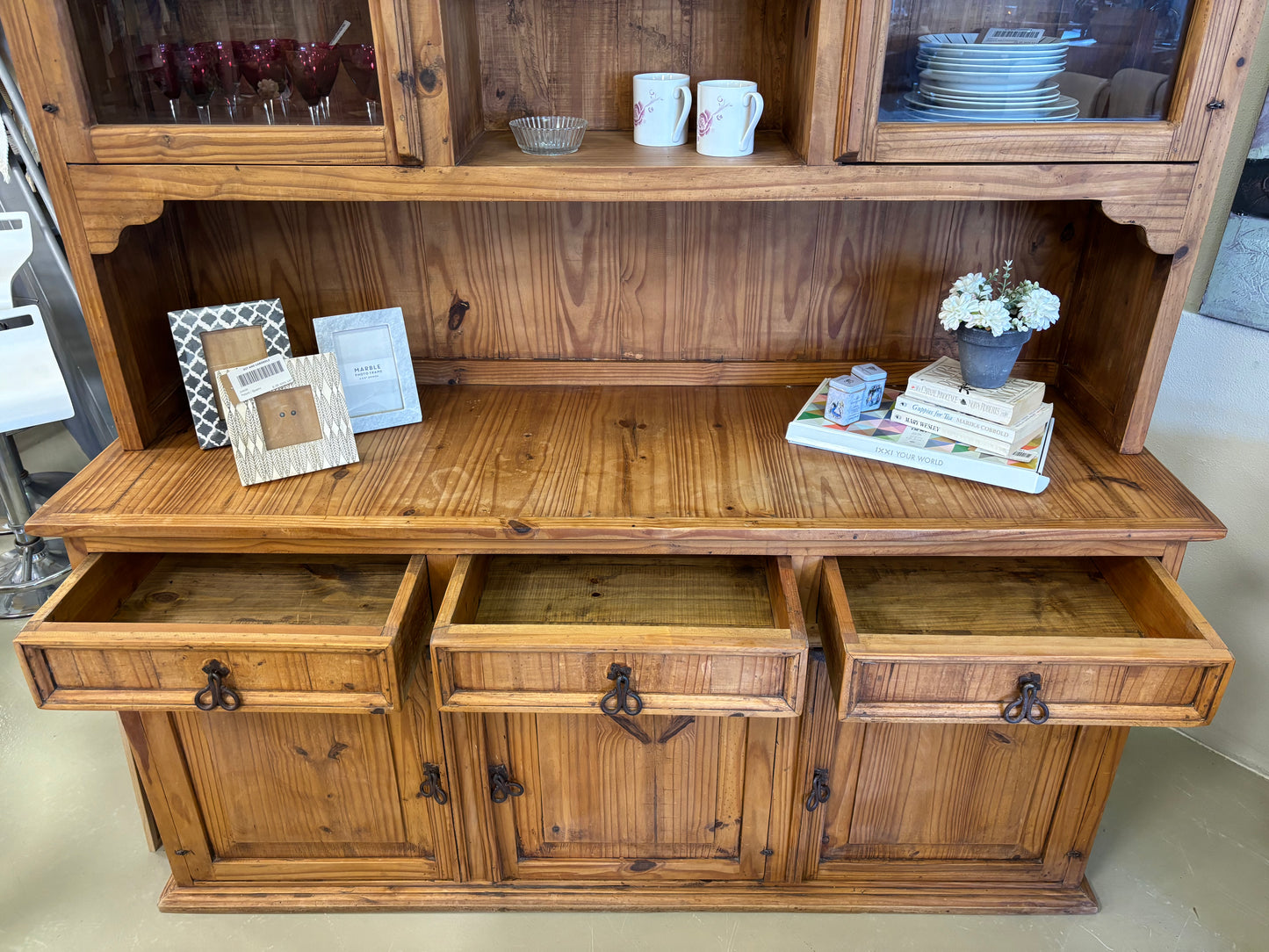 Dresser