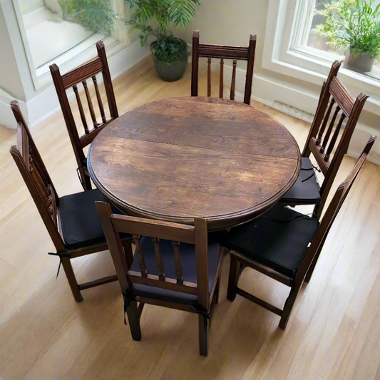 Table & Chairs