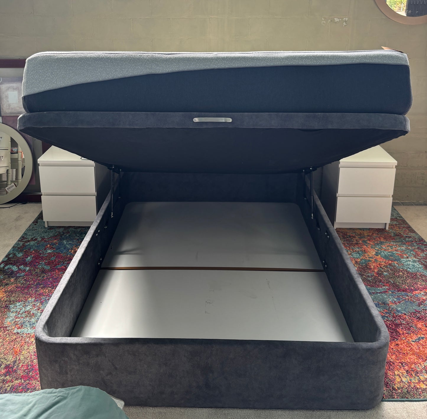 Cama com Armazenamento