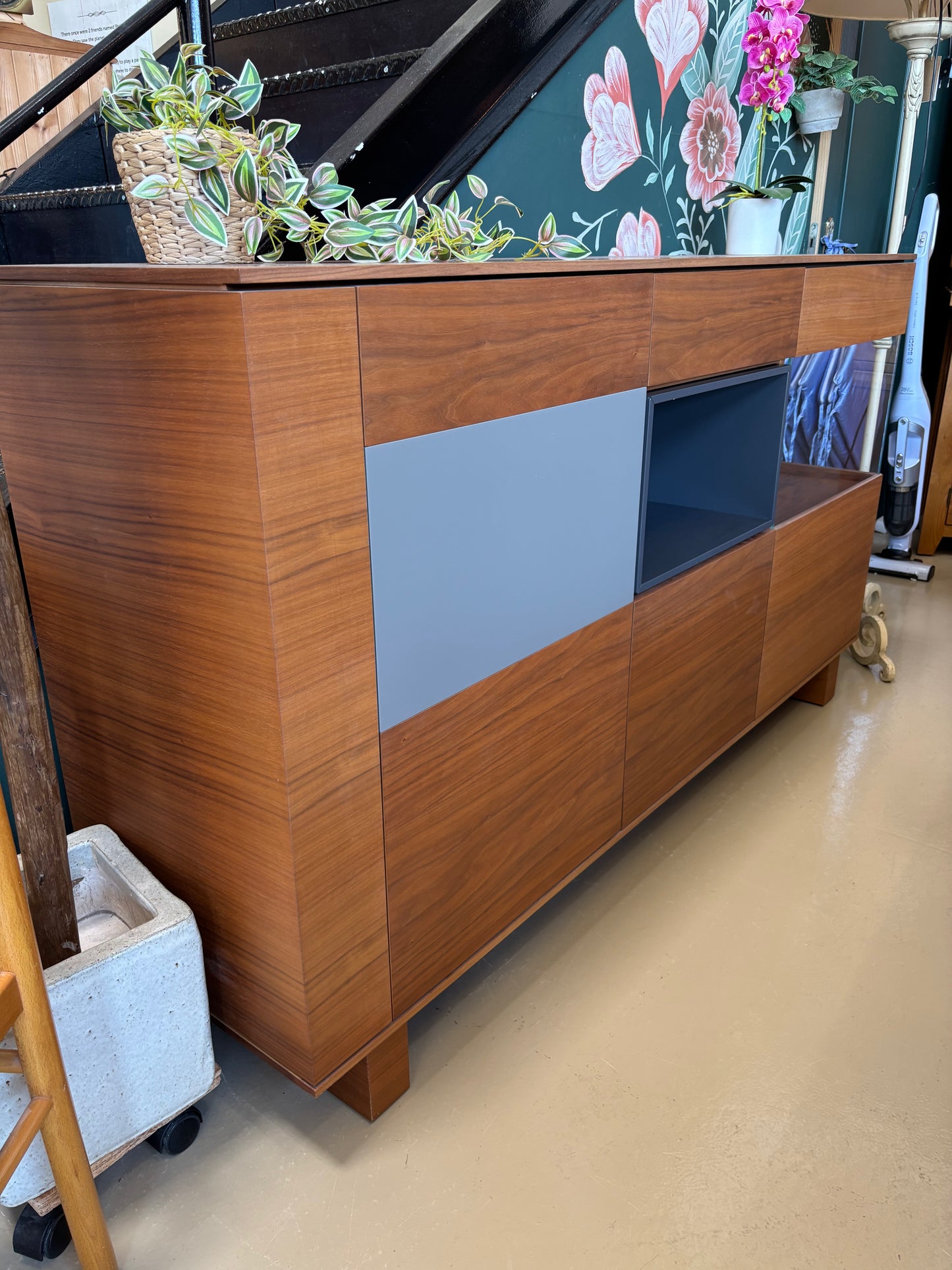 Sideboard
