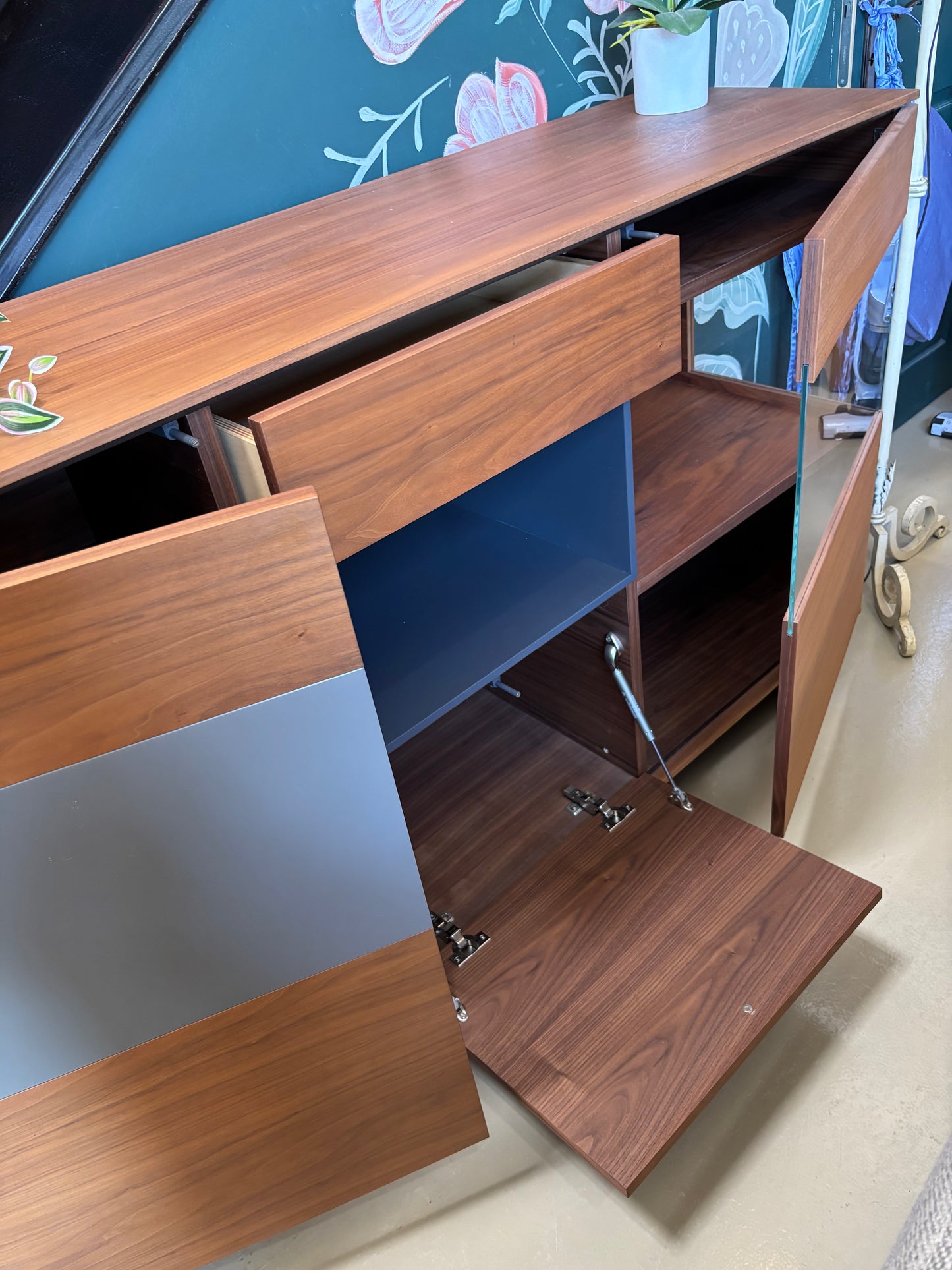 Sideboard
