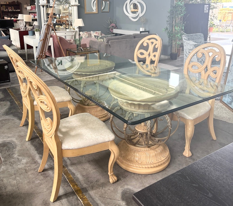 Table & Chairs