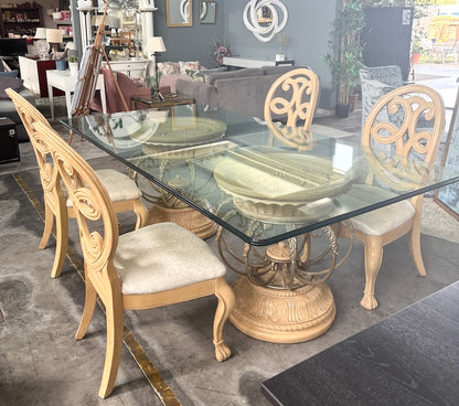 Table & Chairs