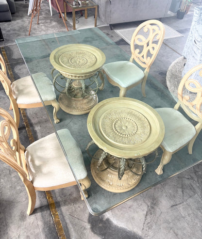 Table & Chairs