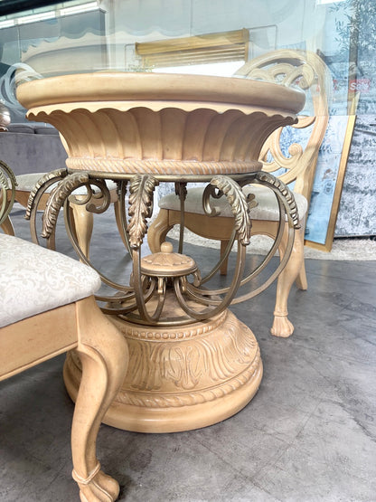 Table & Chairs