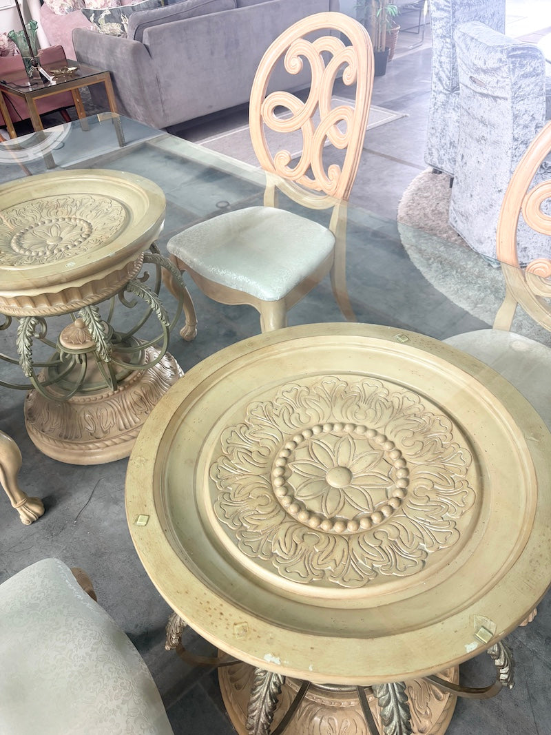 Table & Chairs